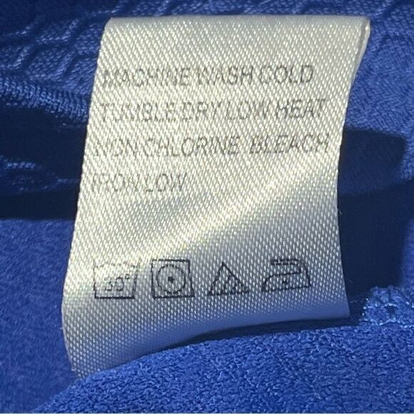 Tail golf skort embossed cerulean blue metal zipper pockets 17 inch size M - Picture 10 of 13